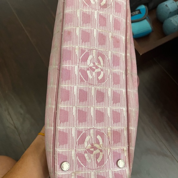 Authentic Chanel handbag Preloved . $895 - Picture 5 of 9